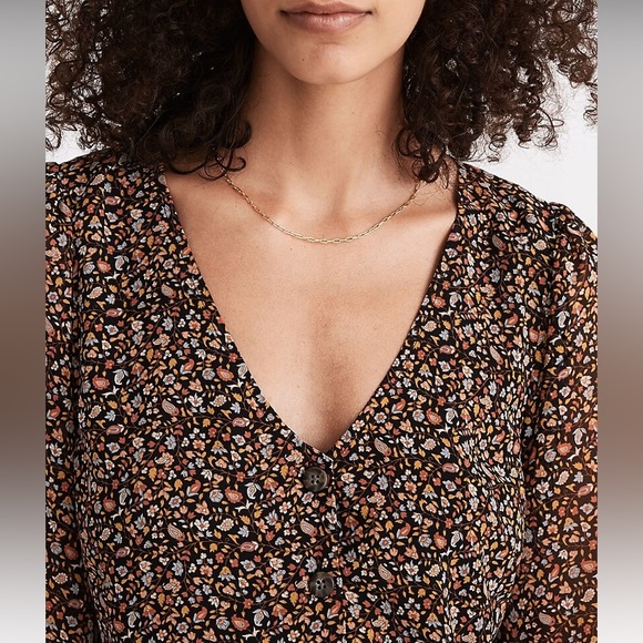 (Re)sourced Georgette Smocked-Cuff Button-Front Shirt in Folktale Paisley - Picture 3 of 5